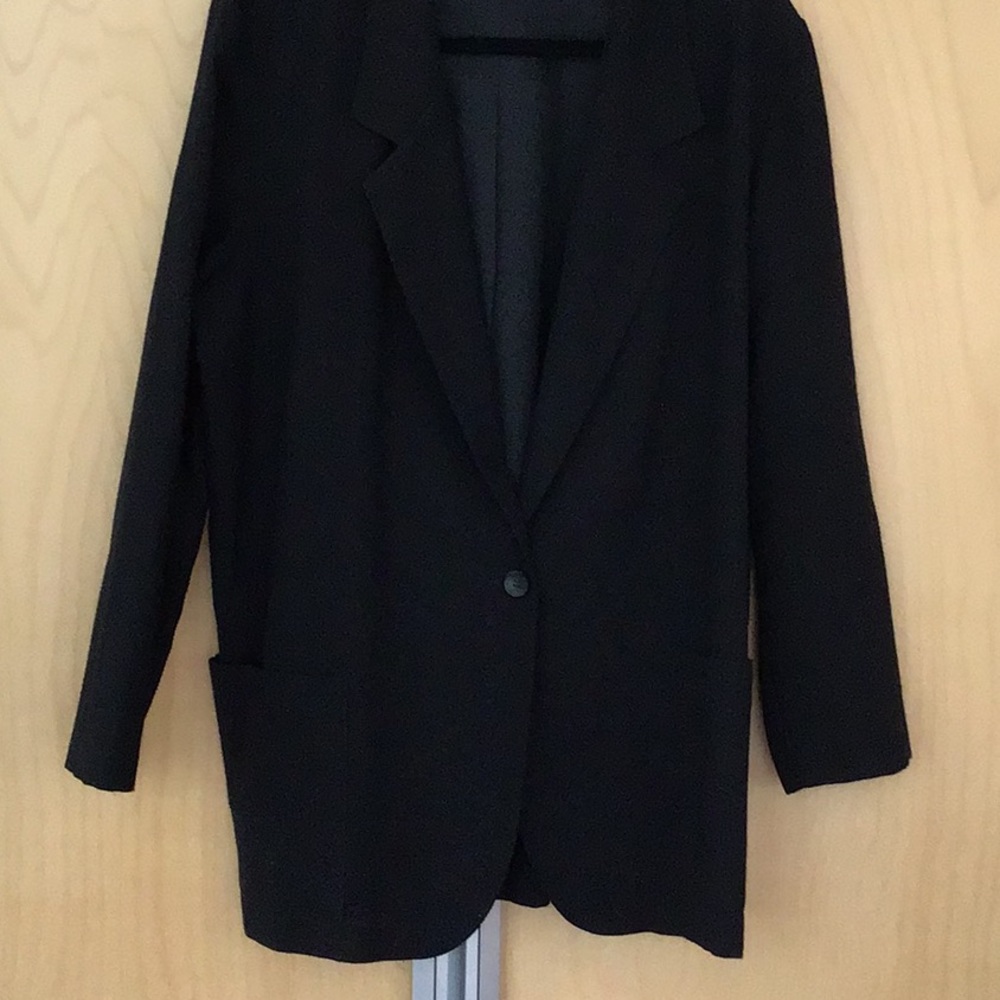 Maggie Lawrence single button linen blazer